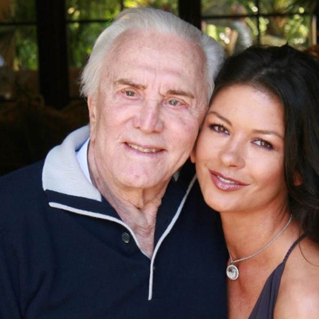 La cariñosa felicitación de Catherine Zeta Jones y Michael Douglas a 'Papi Kirk'  por su 103 cumpleaños