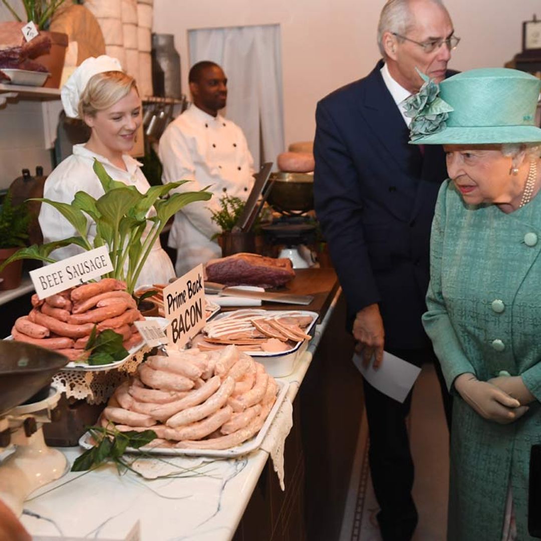 La divertida (y lógica) pregunta que ha hecho Isabel II en un supermercado
