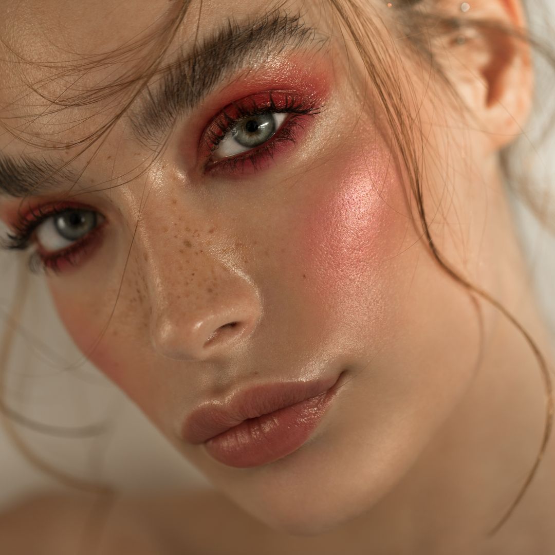 10 coloretes en crema y bálsamos recomendados por expertos por su efecto buena cara (y resistencia al calor)