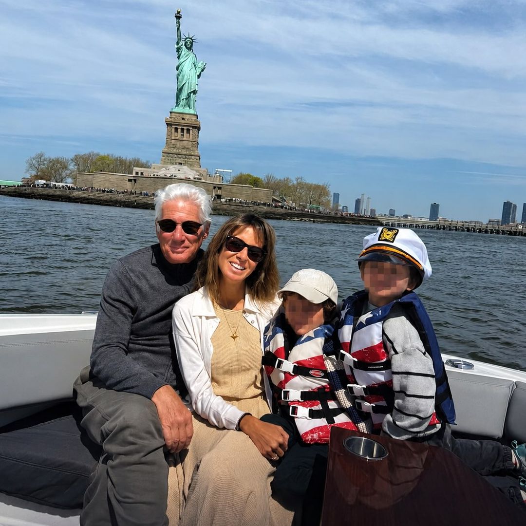 Alejandra Gere celebra junto a Richard Gere y sus hijos el señalado 4 de julio en EE.UU.... con guiño a España incluido