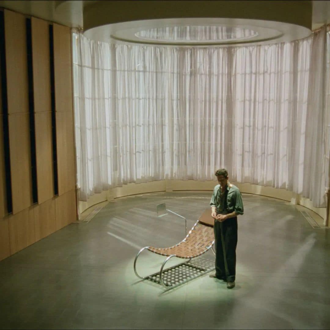 "The Brutalist" profundiza en esta corriente de interiorismo