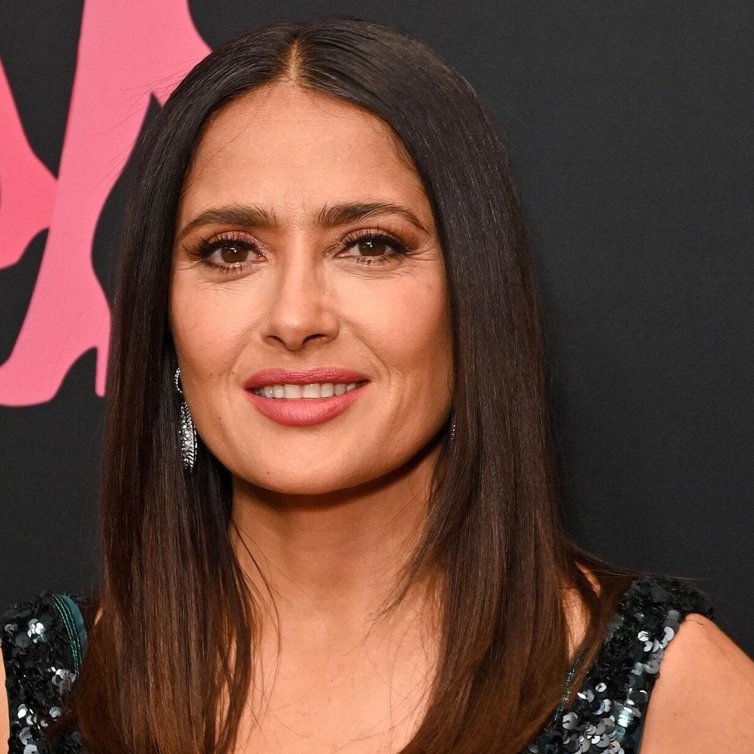 El práctico –y nada costoso– truco de Salma Hayek para disimular sus canas