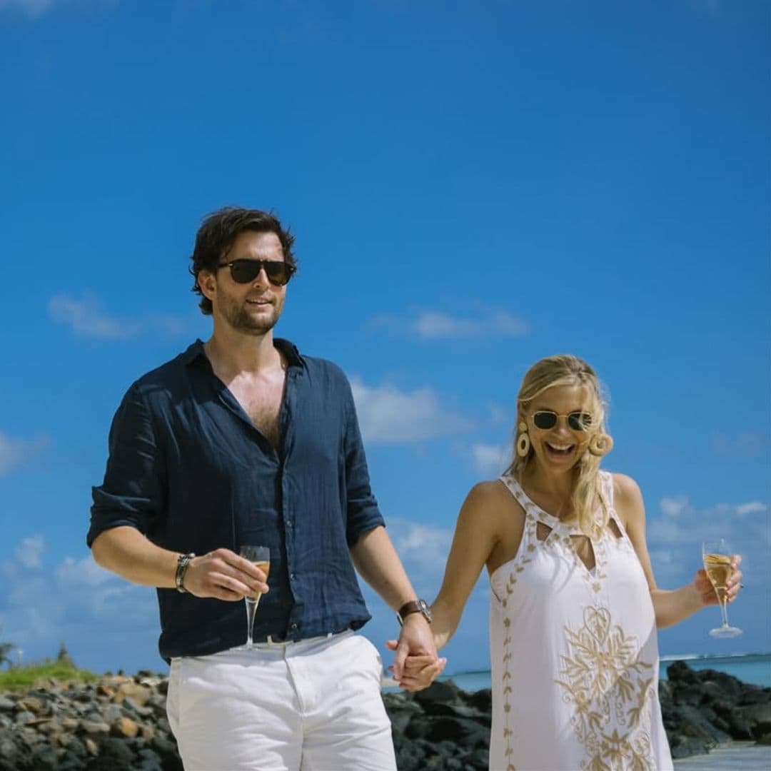 Chelsy Davy, ex del príncipe Harry, comparte fotos inéditas de su boda secreta en Mauricio, el lugar que lo cambió todo