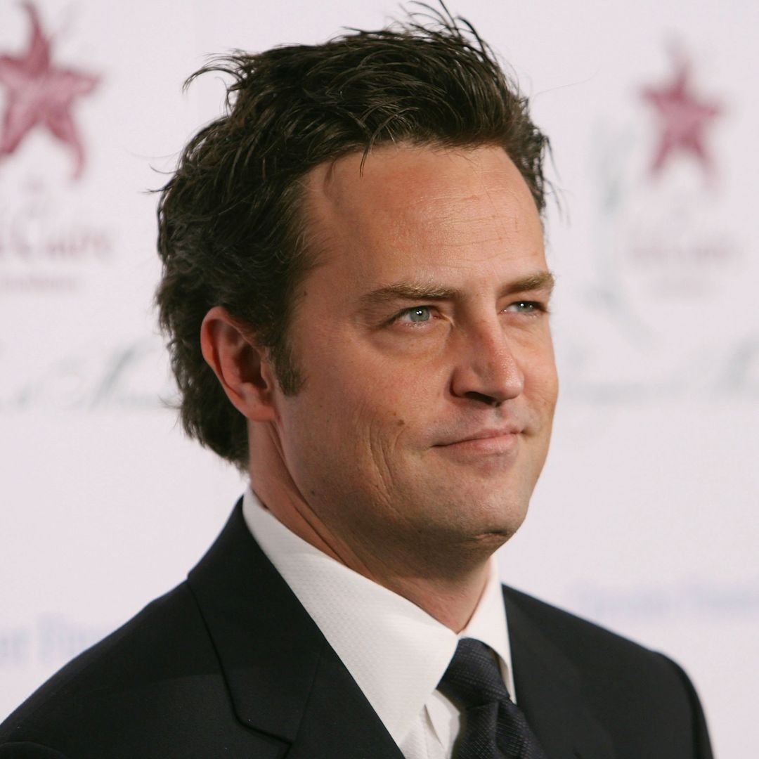 La hermana de Matthew Perry rompe su silencio tres años después de su muerte: "Su historia tiene comedia y tragedia"