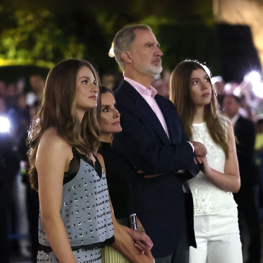HOLA + 4170 LA FAMILIA REAL EN EL DÉCIMO ANIVERSARIO DE REINADO