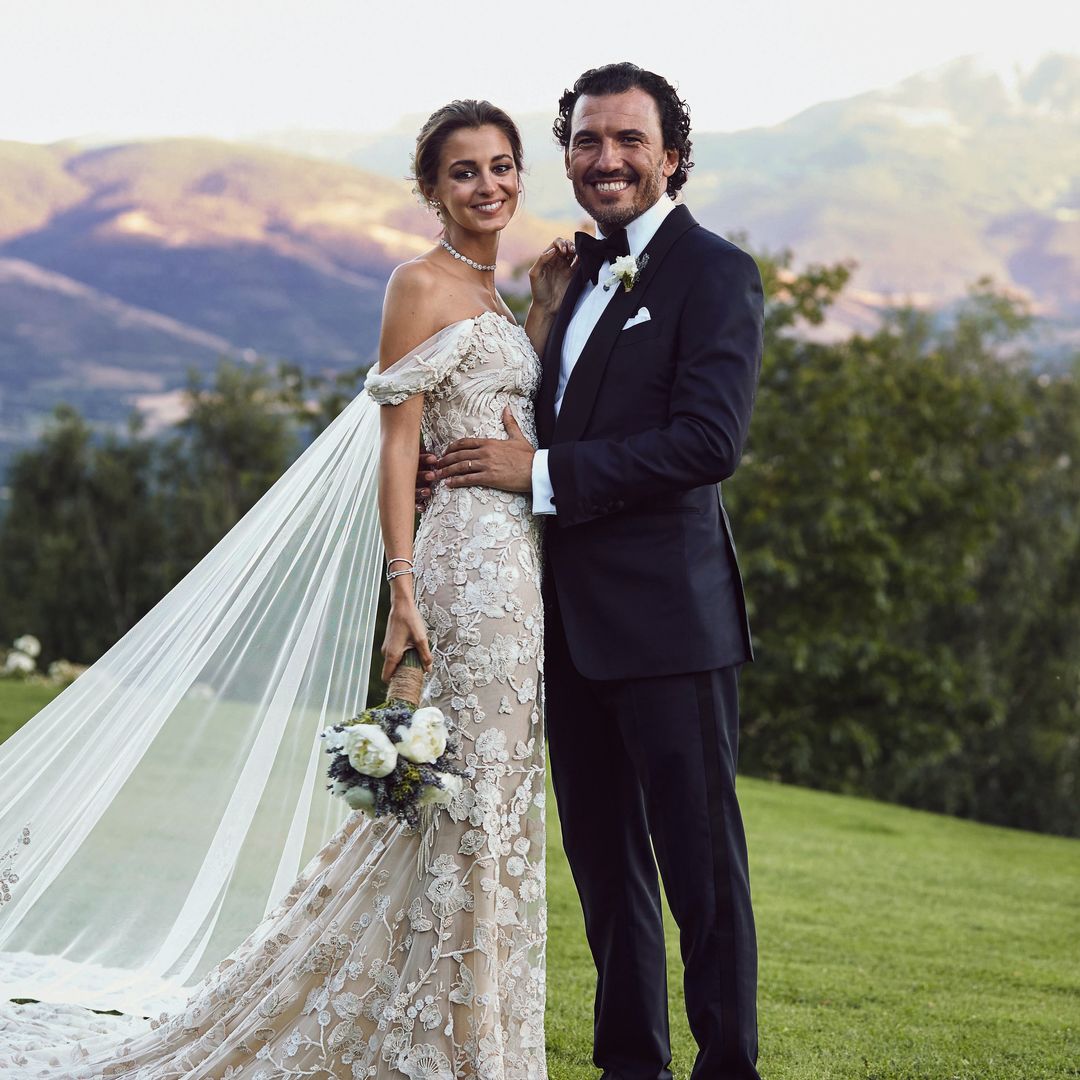 Así fue la boda de Gabriela Palatchi, hija del fundador de Pronovias, y Ediz Elhadef: en la finca familiar, un vestido bordado en oro y 400 invitados