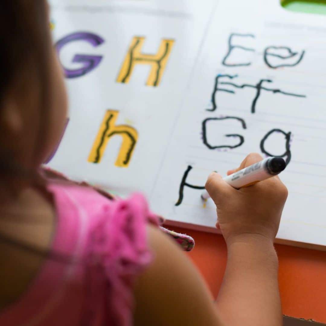 Libros y juegos para practicar ‘lettering’ con tus hijos