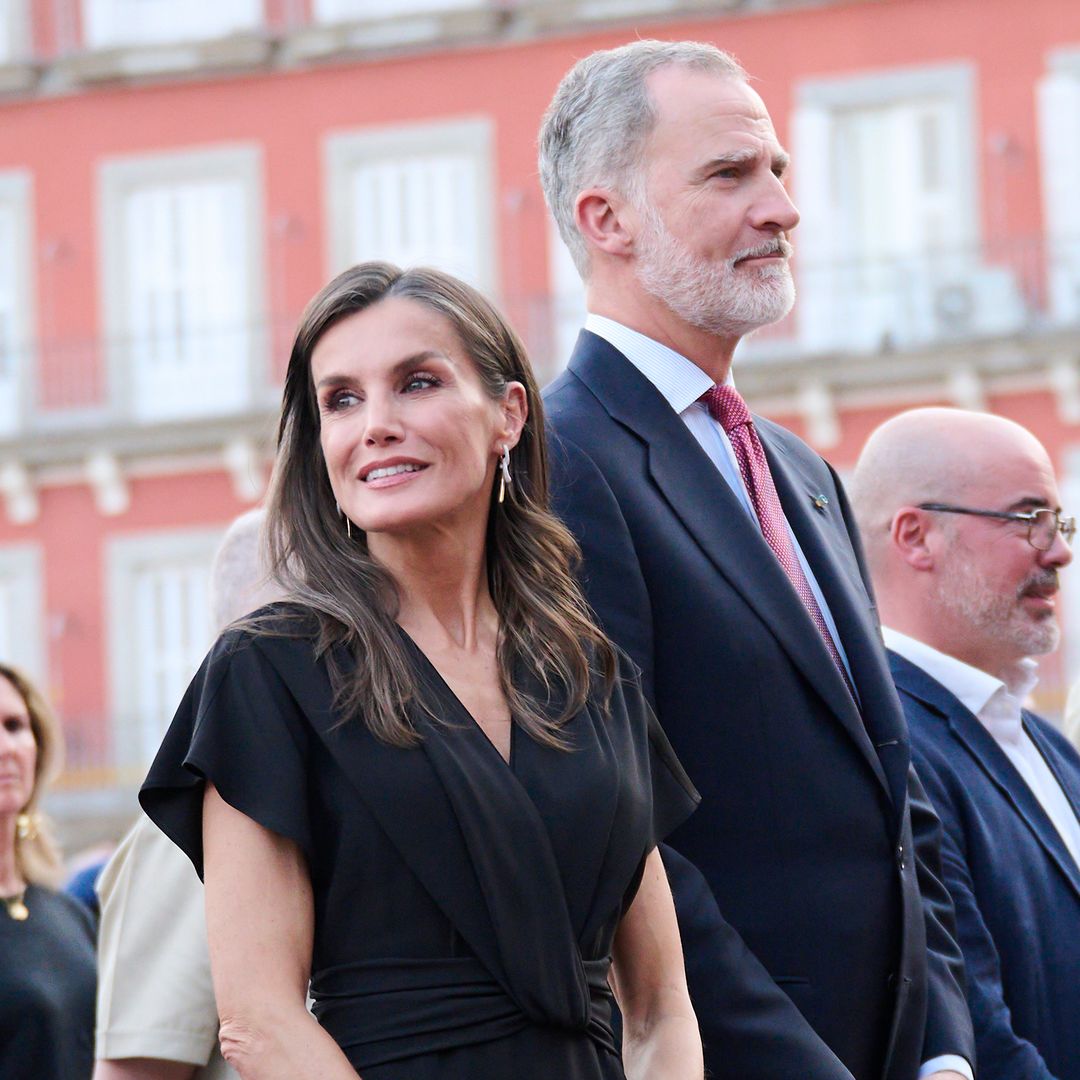 Nuestras expertas analizan cómo doña Letizia se comunica a través de la moda: "Proyecta una imagen de personalidad, fortaleza y cercanía"