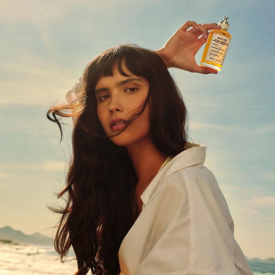 La psicología dice que las personas que usan siempre el mismo perfume buscan confianza, calma o concentración: "Es como una armadura invisible"