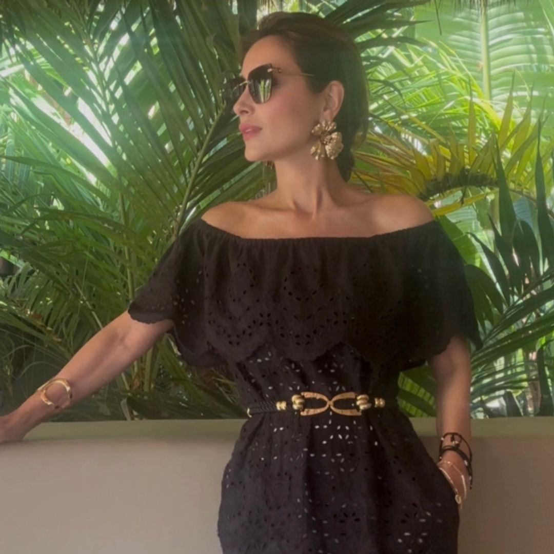 Paloma Cuevas, radiante en México junto a Luis Miguel con el vestido negro que siempre funciona en las noches de verano