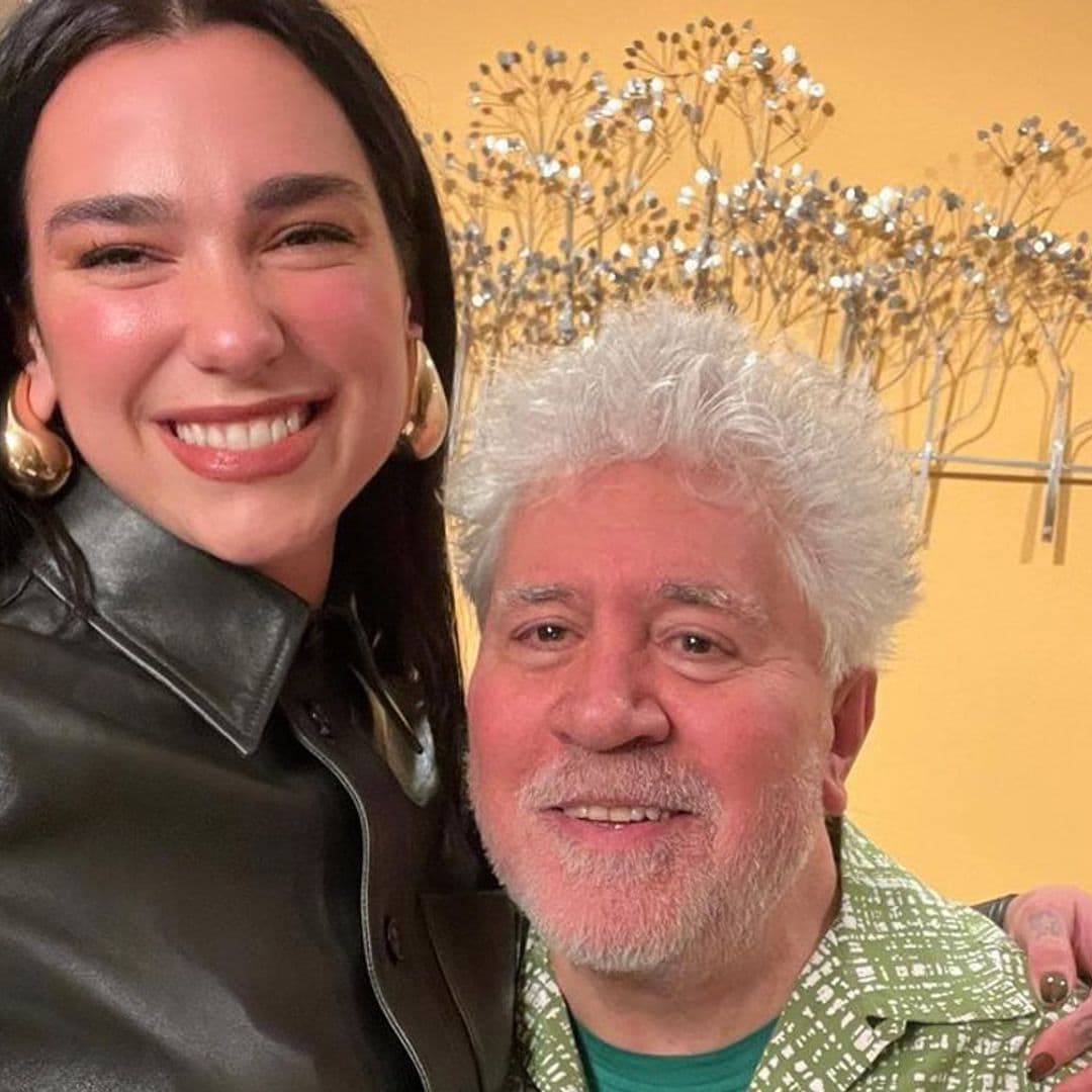 La visita exprés de Dua Lipa a Madrid... ¡con Pedro Almodóvar!