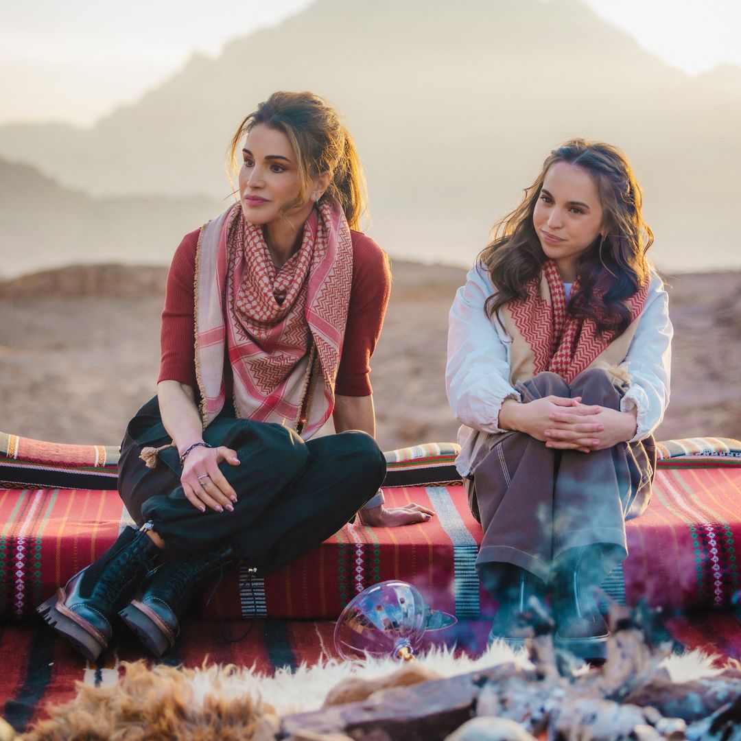 El espectacular desierto que enamora a Rania y Salma de Jordania: dunas de arena roja, historia milenaria y noches estrelladas