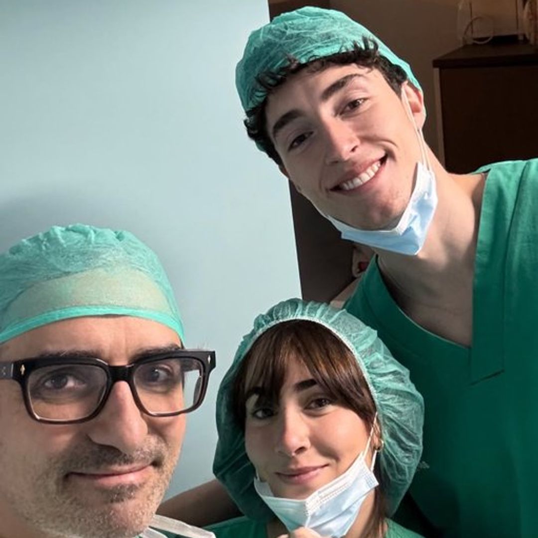 Aitana y Plex en un quirófano: la historia real detrás de la foto que se ha hecho viral