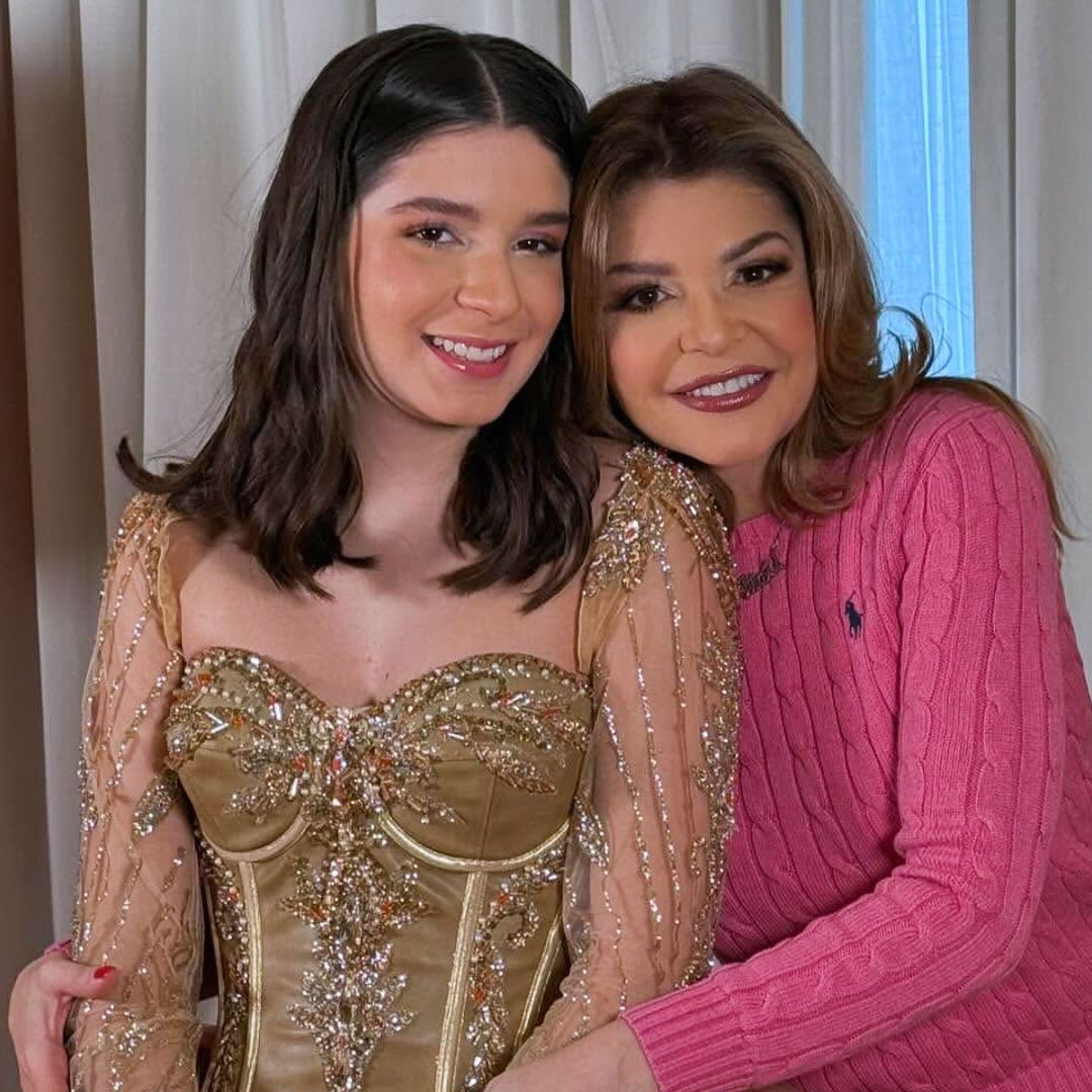 Itatí Cantoral, orgullosa, presume la hermosa voz de su hija María Itatí en su más reciente recital