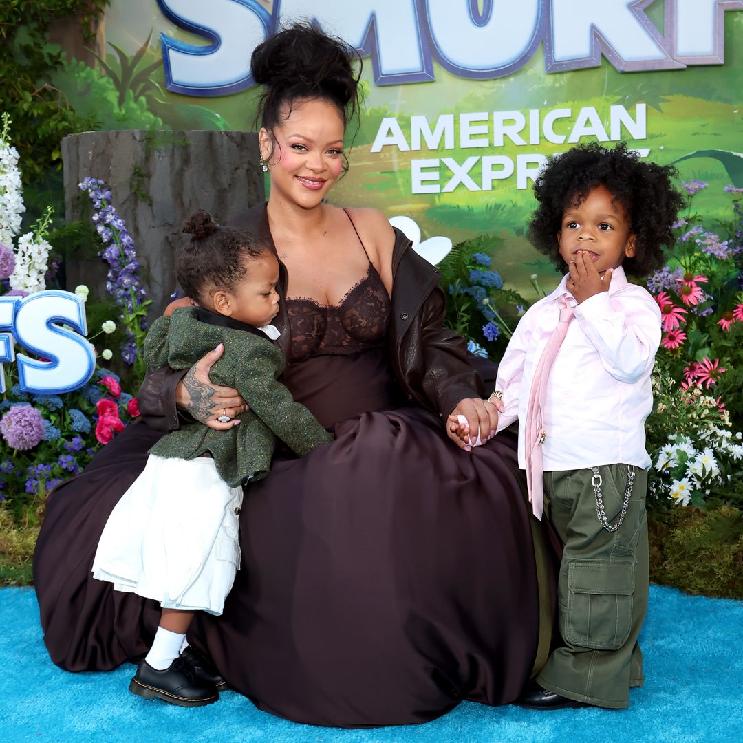 Rihanna deslumbra embarazadísima en la alfombra roja junto a sus hijos