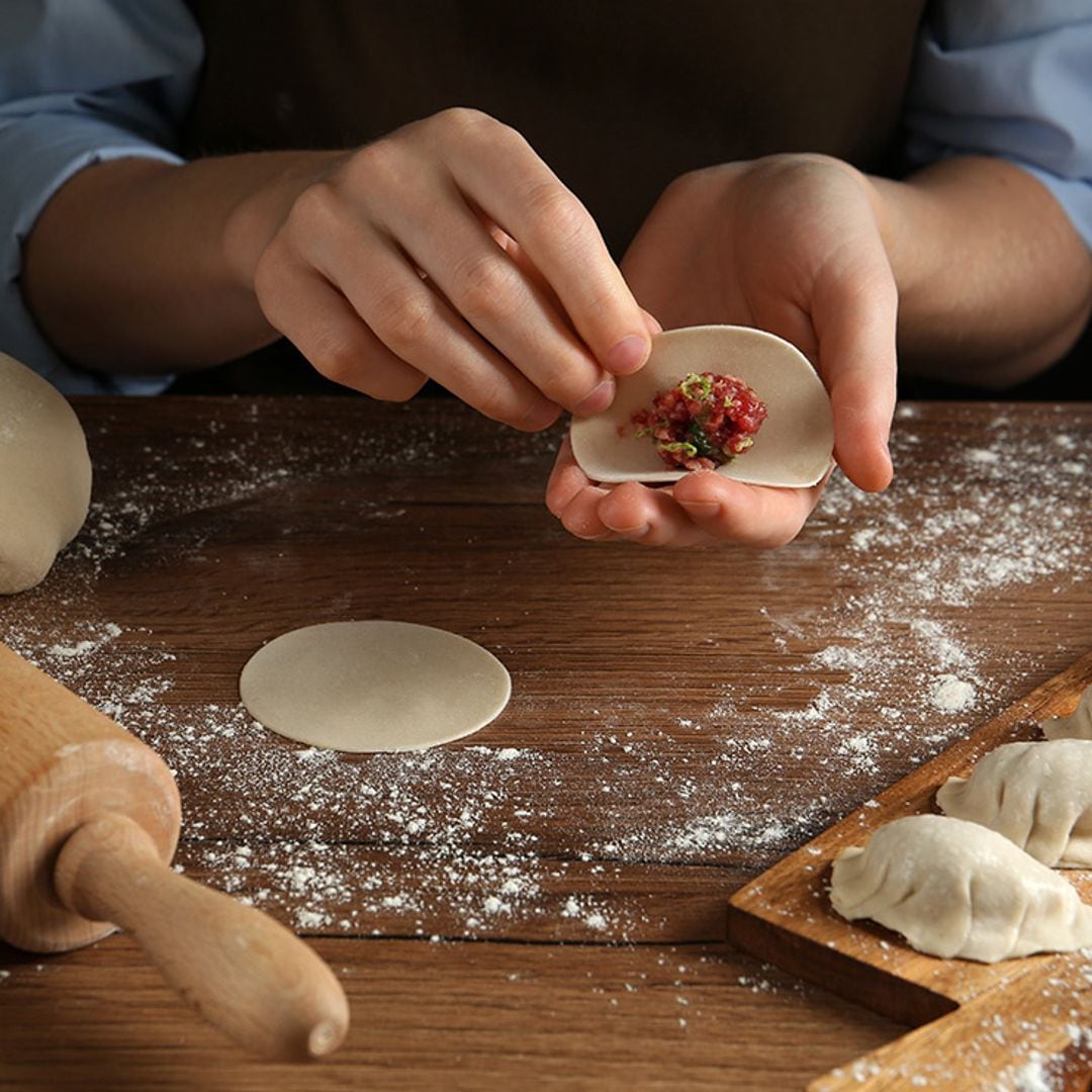 Cómo hacer 'gyozas' en casa: desde la masa hasta el relleno