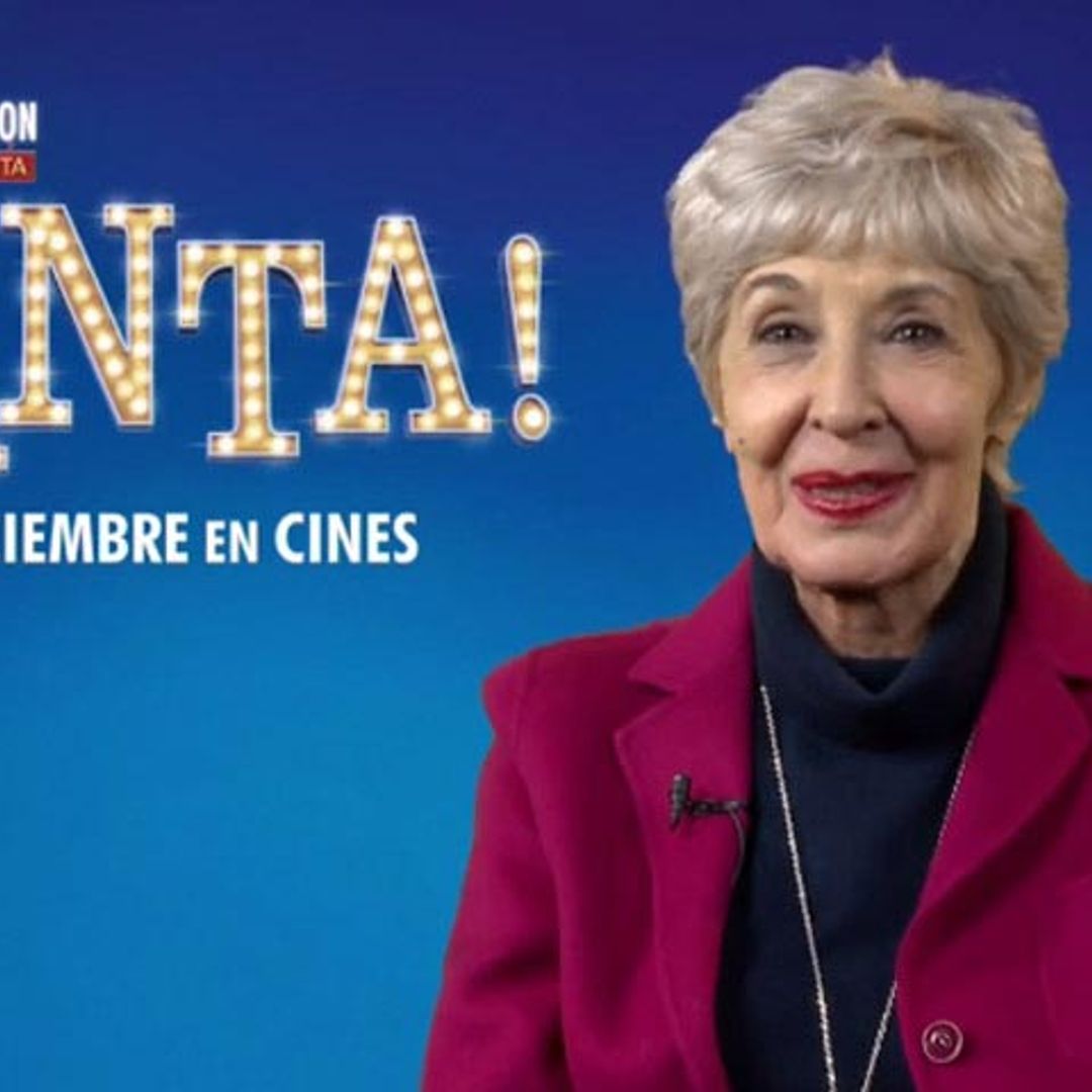 Concha Velasco le dedica a los lectores de HOLA.com su más cariñoso saludo