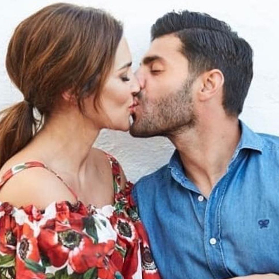 Las 'celebrities' inundan las redes sociales de besos... ¿sabes por qué?