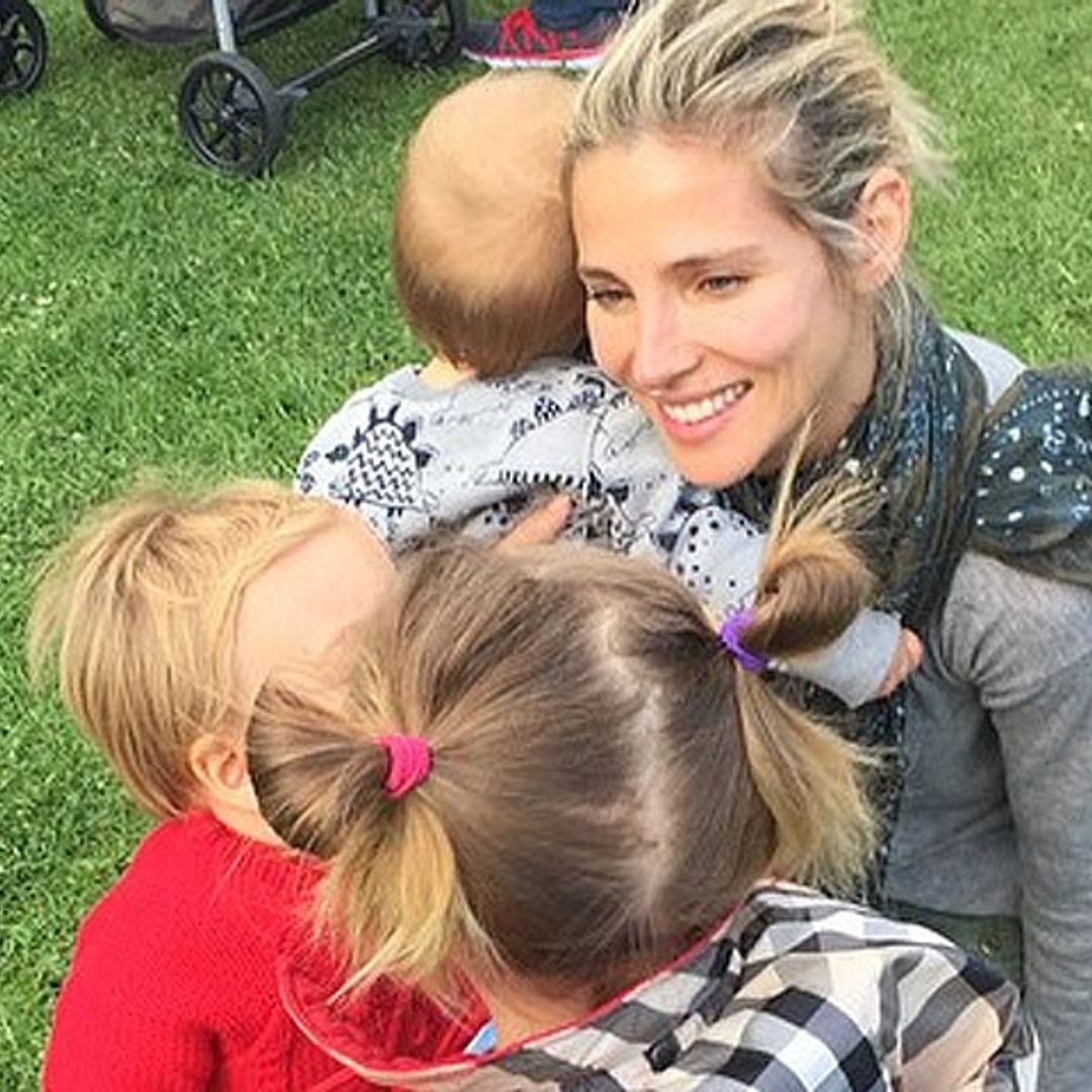 Elsa Pataky y sus hijos disfrutan de un viaje familiar que ha empezado a bordo de un helicóptero