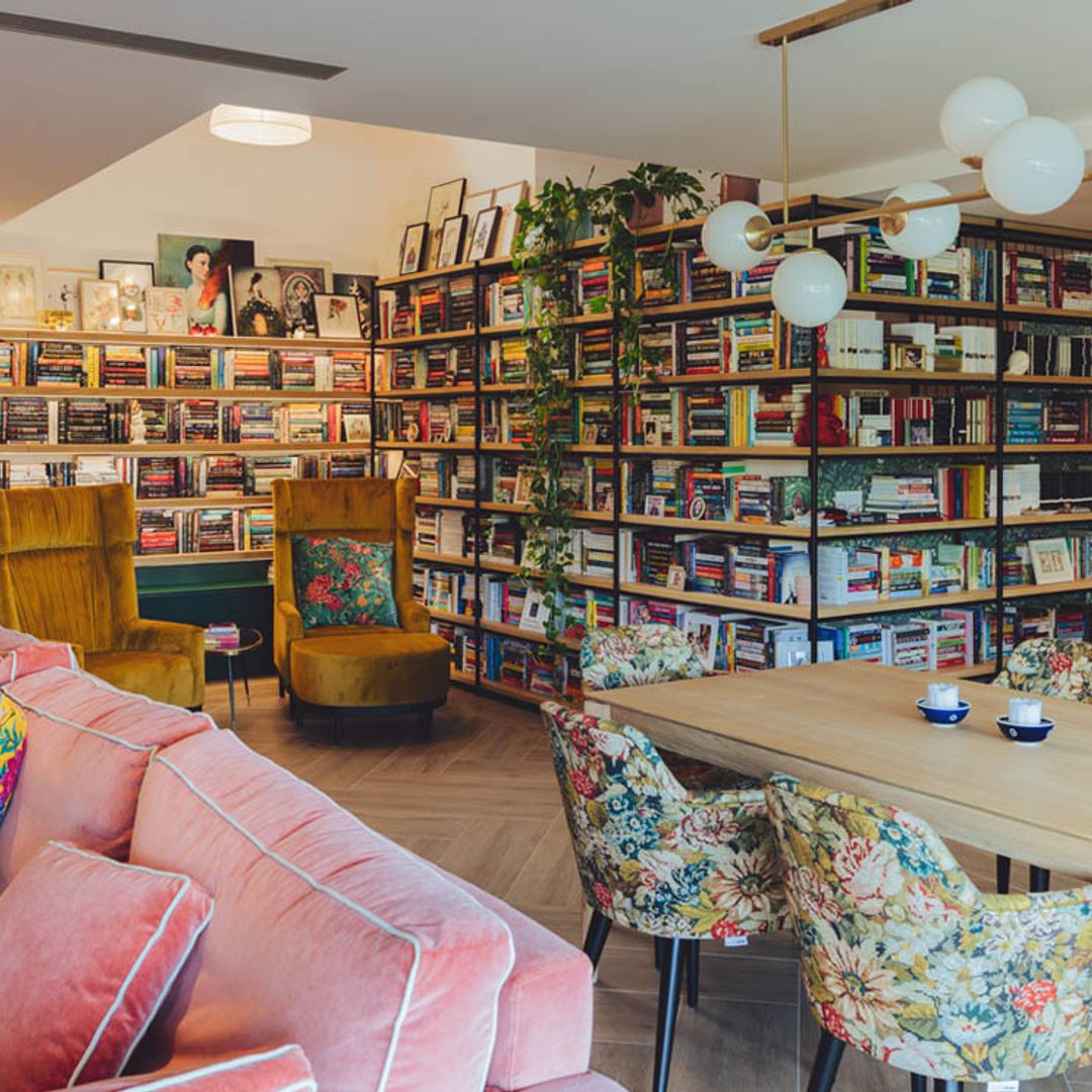 Esta casa, ubicada en el Maresme, apuesta por un sorprendente toque 'kitsch'
