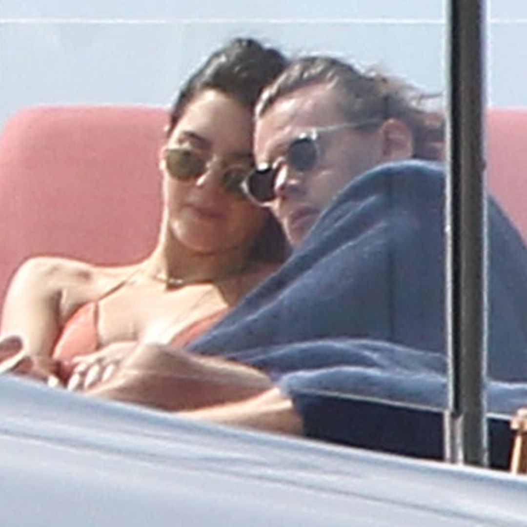 Besos y abrazos en un yate... con sus madres a bordo: ¡Kendall Jenner y Harry Styles han vuelto!