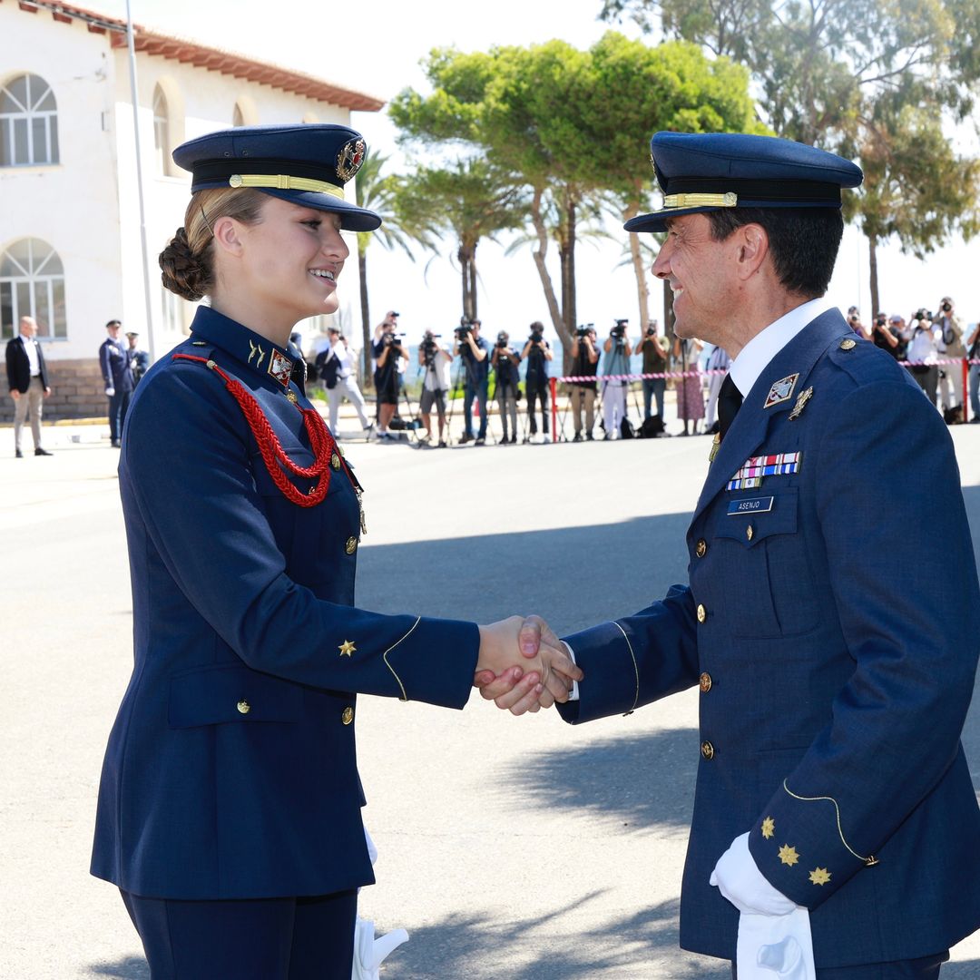 Leonor viste por primera vez el uniforme del Ejército del Aire: diseño específico y simbólico