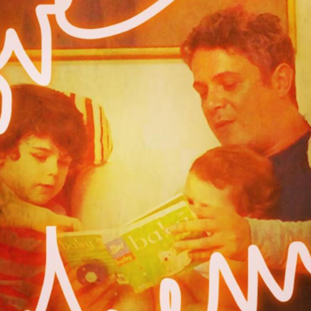 Ruso, chino, árabe... ¡Ningún idioma se le resiste al hijo de Alejandro Sanz!