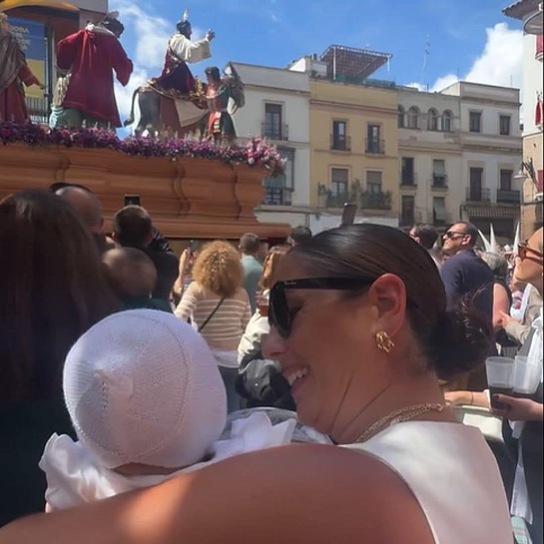 La felicidad de Anabel Pantoja al enseñarle por primera vez una procesión a su hija de 4 meses