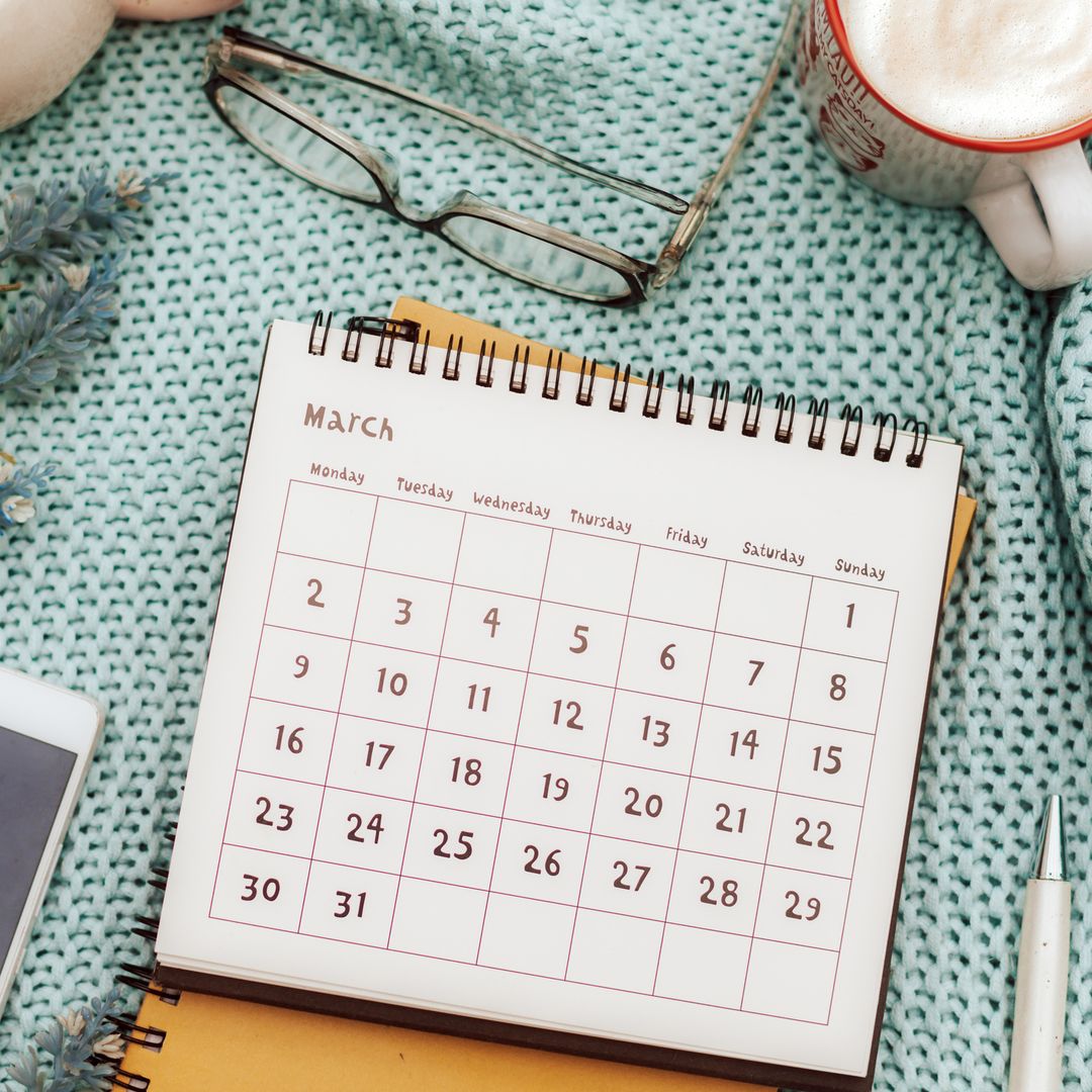 ¿Buscas una manera eficiente de organizar las rutinas en casa con tus hijos? Tenemos el calendario mensual que necesitas colgar en tu cocina