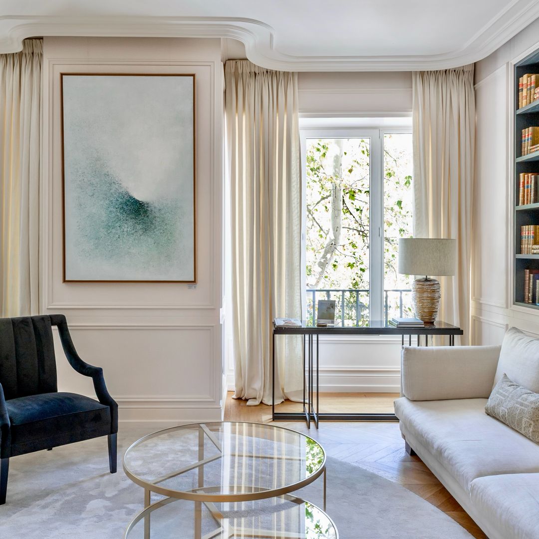 El truco de ‘celebrity styling’ que más se copia en Instagram: cortinas que van desde el techo al suelo