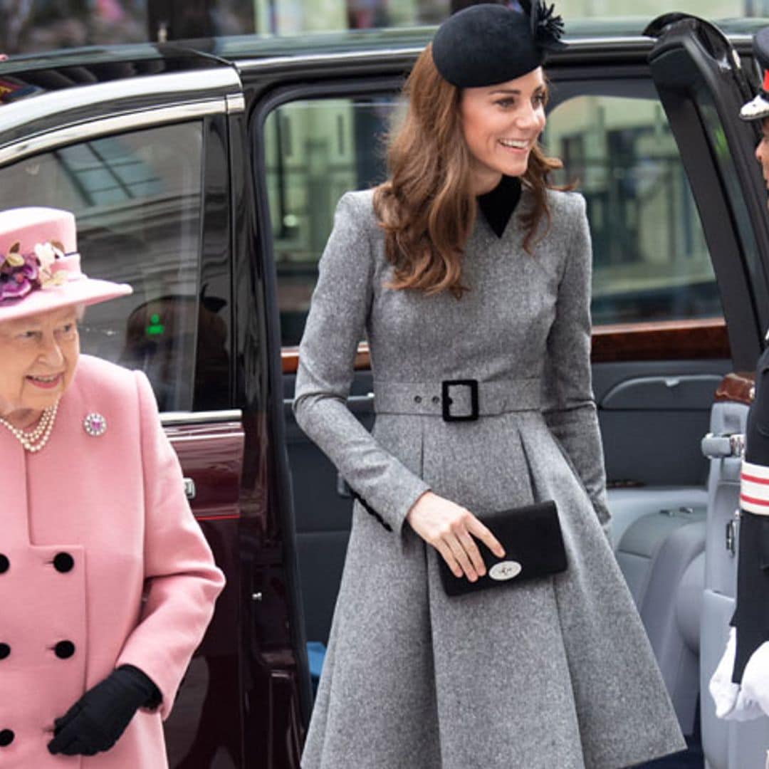Un look para la historia: Kate en su primer acto a solas con la Reina