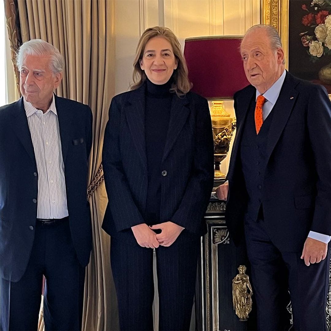 Mario Vargas Llosa se reúne con el rey Juan Carlos y la infanta Cristina antes de la cena en el Elíseo