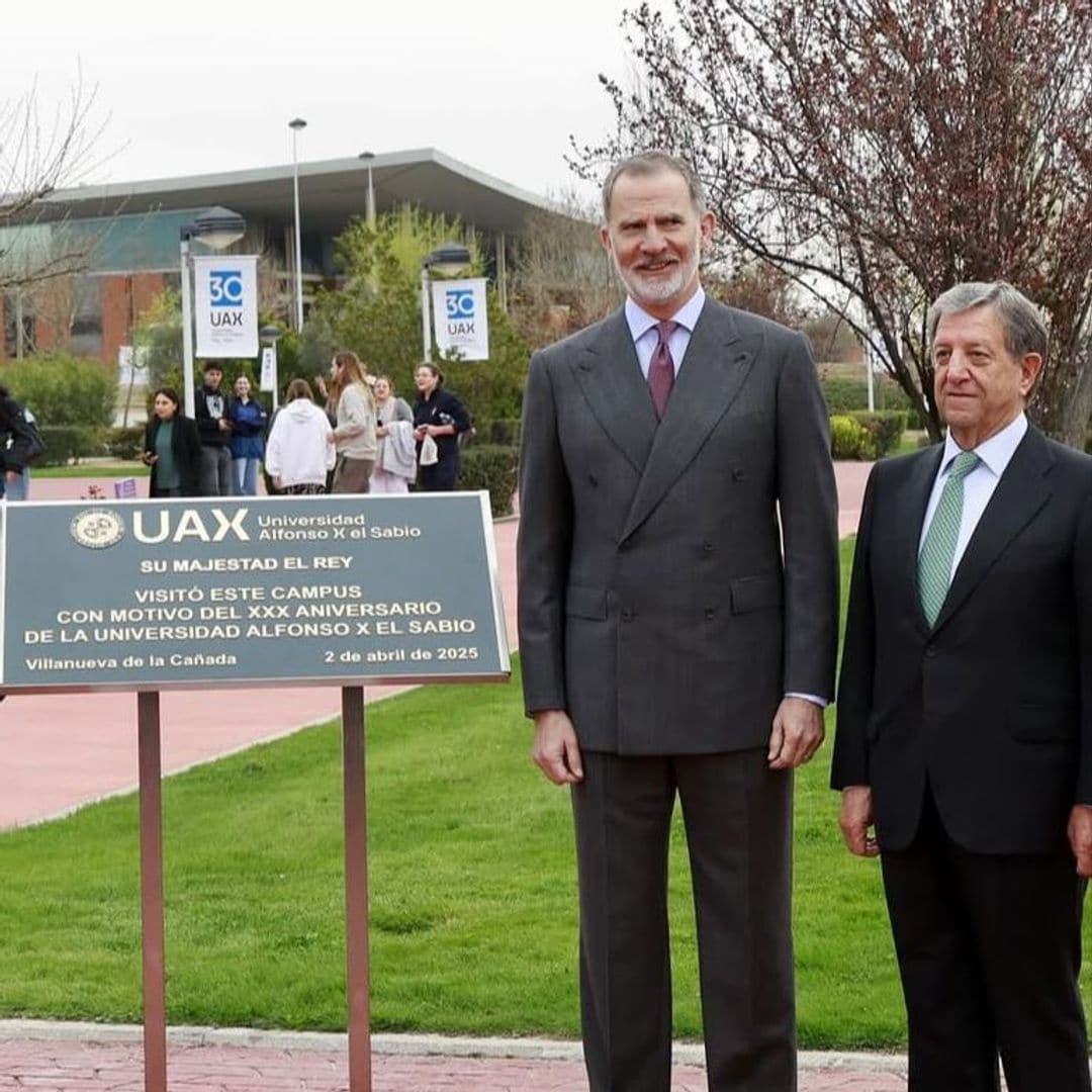 Felipe VI visita Villanueva de la Cañada, en medio del entusiasmo de los vecinos