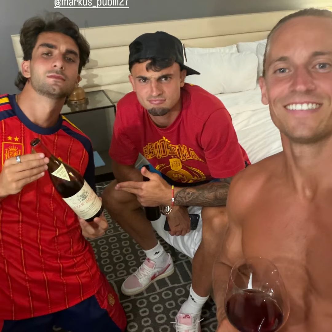 El vino mítico con el que Marcos Llorente celebró la victoria de España: una botella francesa que cuesta más de 1.000 euros