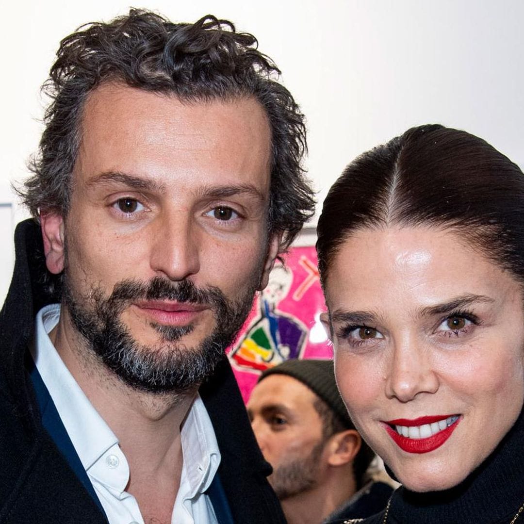 Juana Acosta y Charles Alazet celebran con un pícnic familiar sus tres años de amor