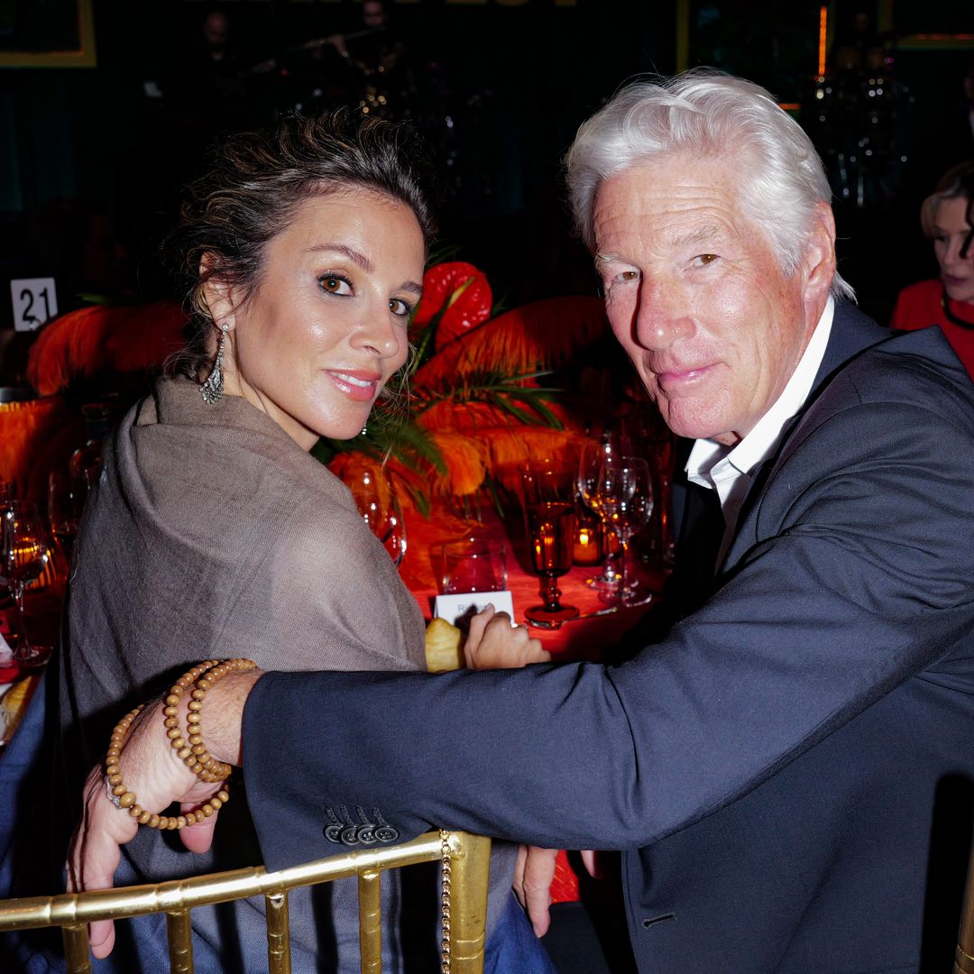 Alejandra Gere se luce en Nueva York con Richard Gere y su hijo en una gala benéfica