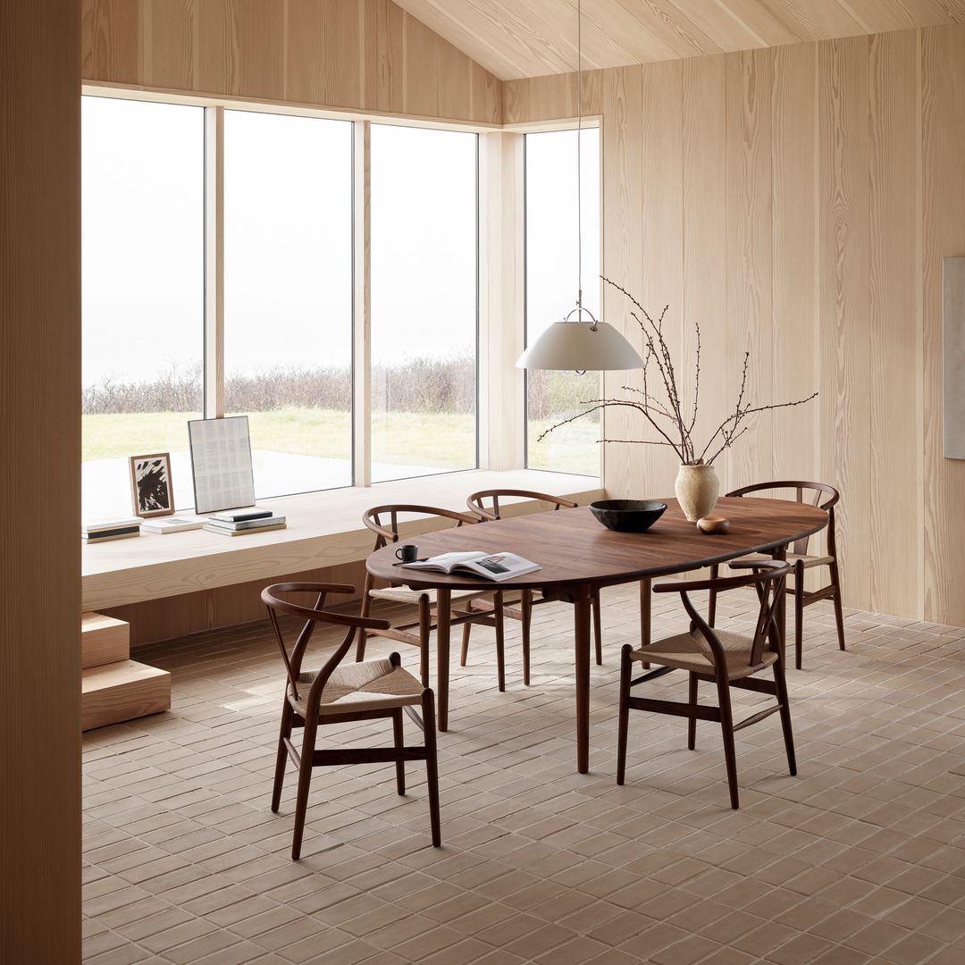 La regla de las '3 C' para elegir sillas de comedor que nunca pasen de moda (y 12 modelos que deberías conocer)