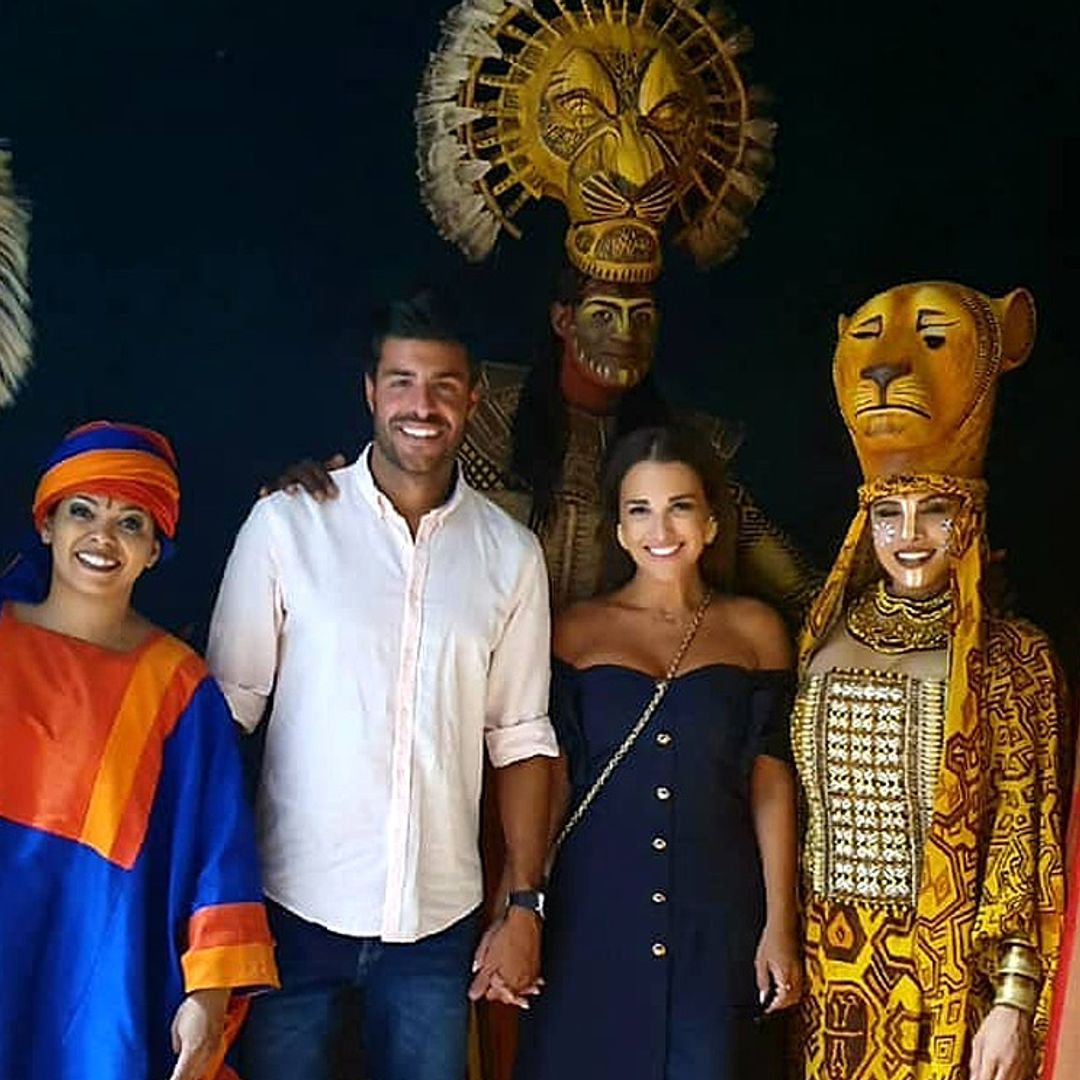 ¡Hakuna Matata! Paula Echevarría y Miguel Torres disfrutan del musical 'El rey León'