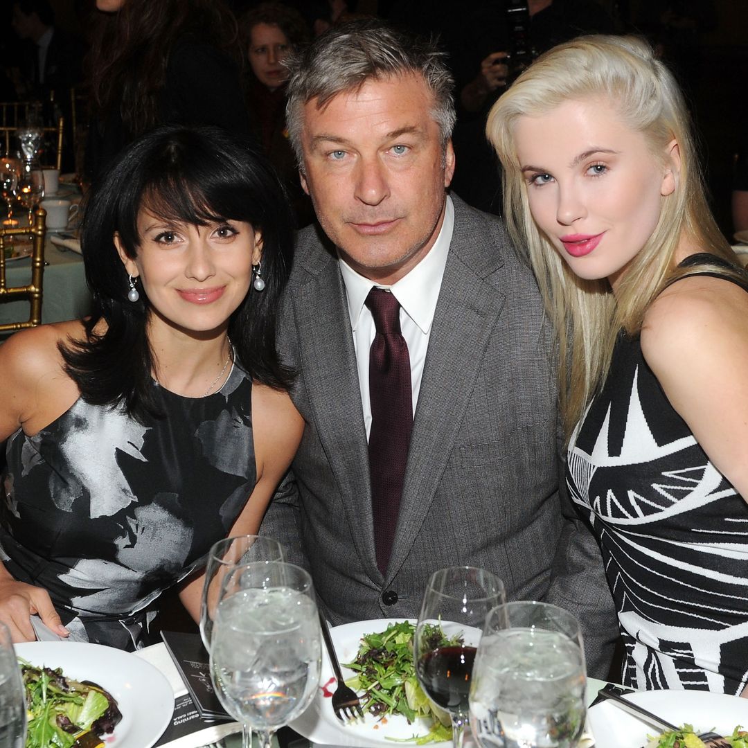 La hija de Alec Baldwin habla sin filtros sobre Hilaria, su madrastra: "Salvó la vida de mi padre"