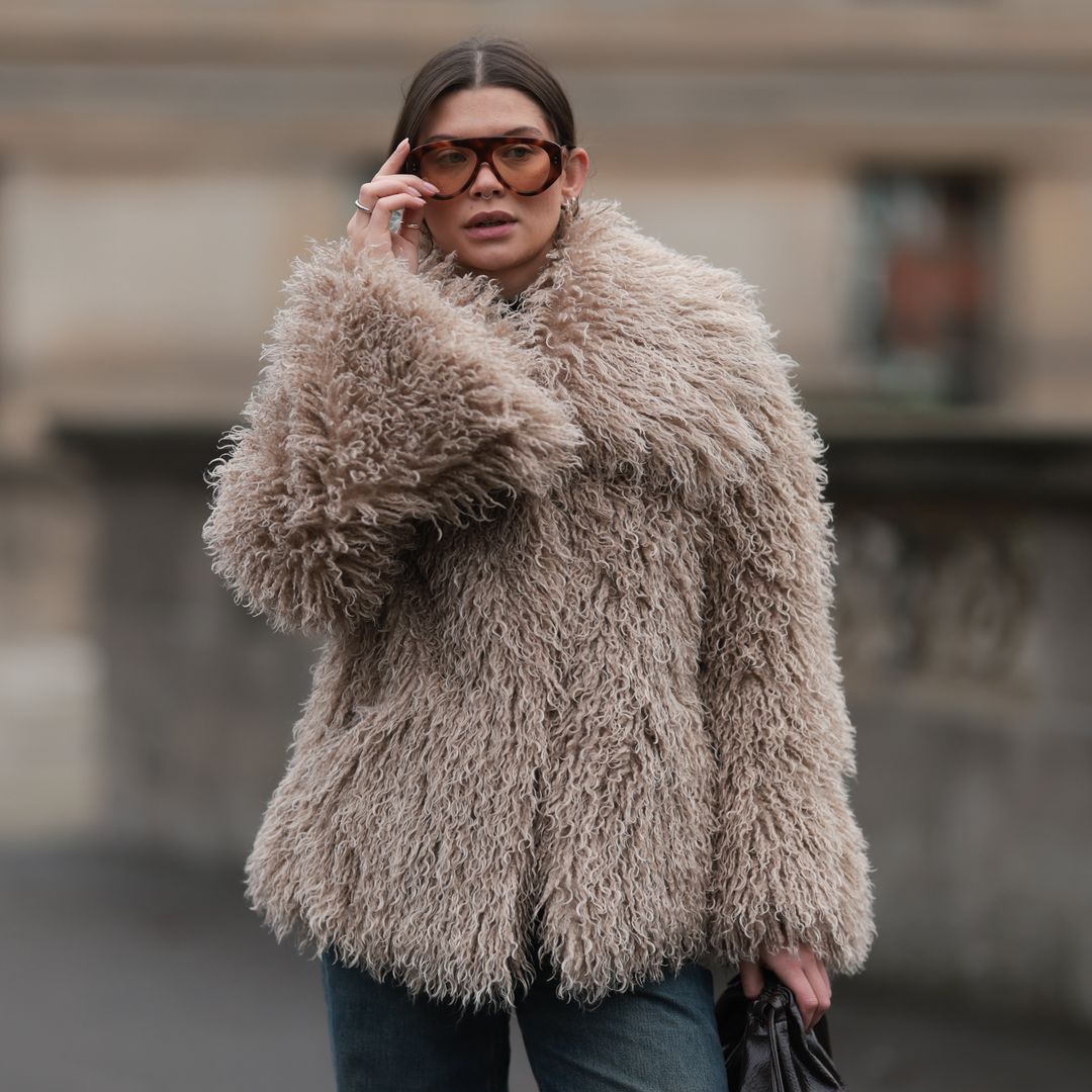 Los abrigos de pelo más bonitos y tendencia del invierno 2026 que necesitas fichar