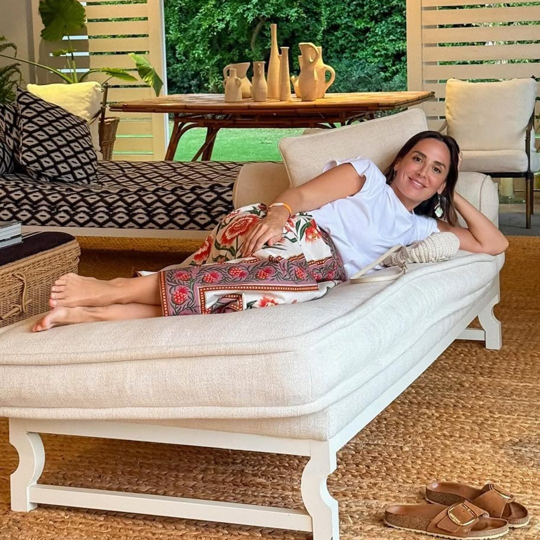 Tamara Falcó triunfa con sus looks en Sotogrande: del vestido de escote lateral a su bolso comodín