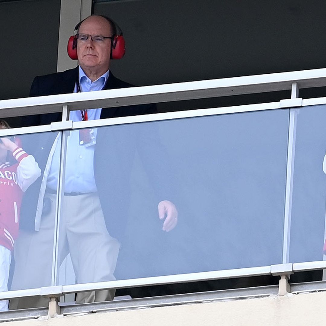 Jacques y Gabriella de Mónaco, dos simpáticos artistas ¡con neumáticos en lugar de pinceles !