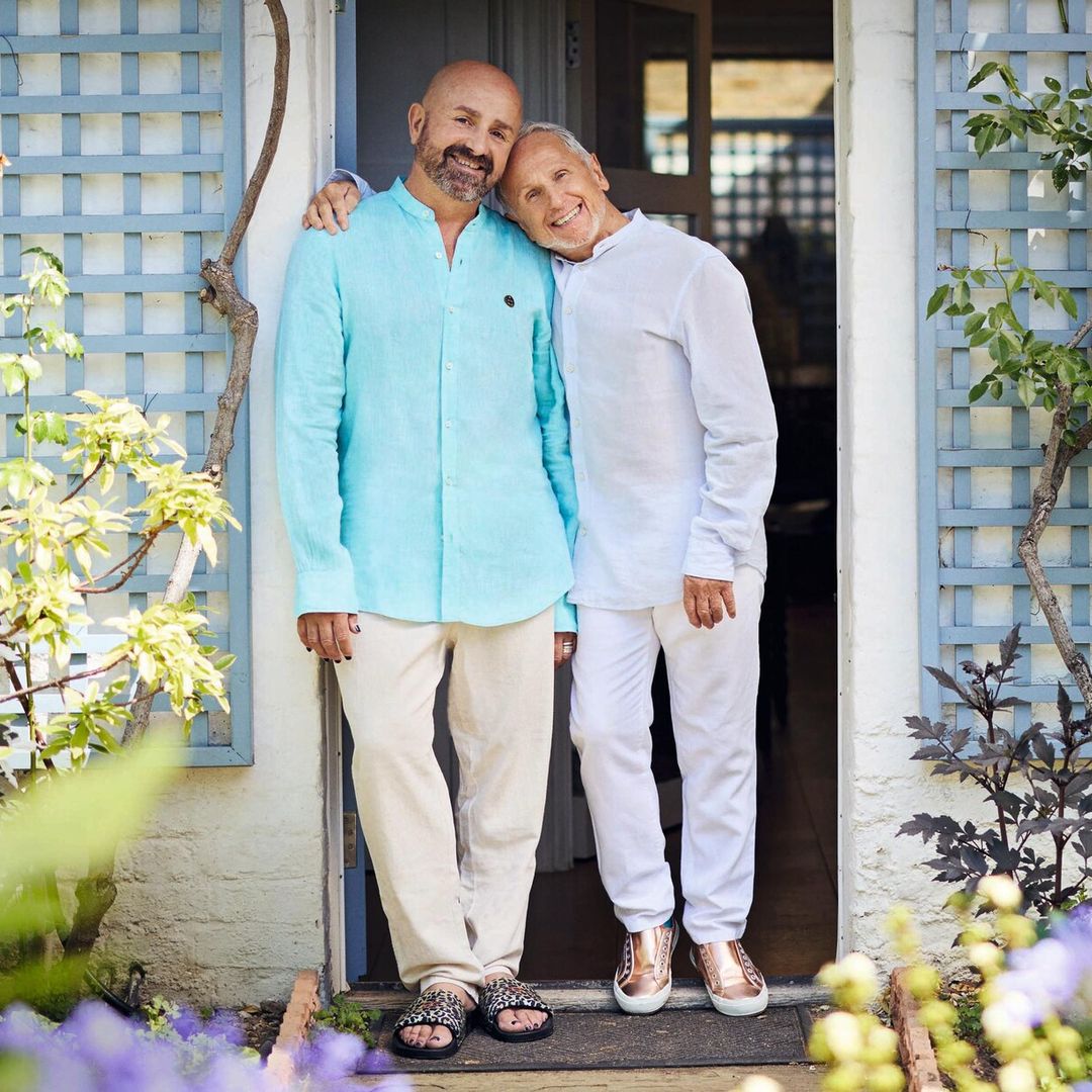 Wayne Sleep, nos invita a su casa junto al río con su esposo José Bergera