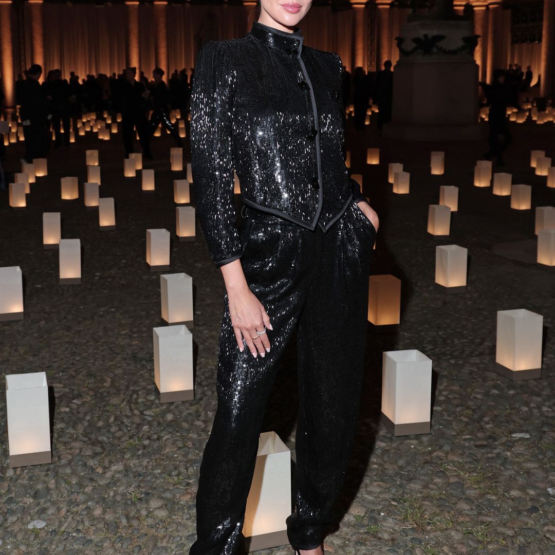 Eiza González brilla junto a Luis Gerardo Mendez y Diego Boneta en el concierto de Bad Bunny