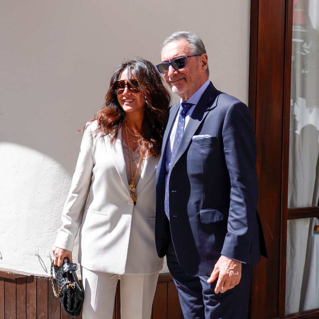 Pepa Gea, mujer de Carlos Herrera, muestra nuevas imágenes con sus hijas en la boda de Rocío Crusset