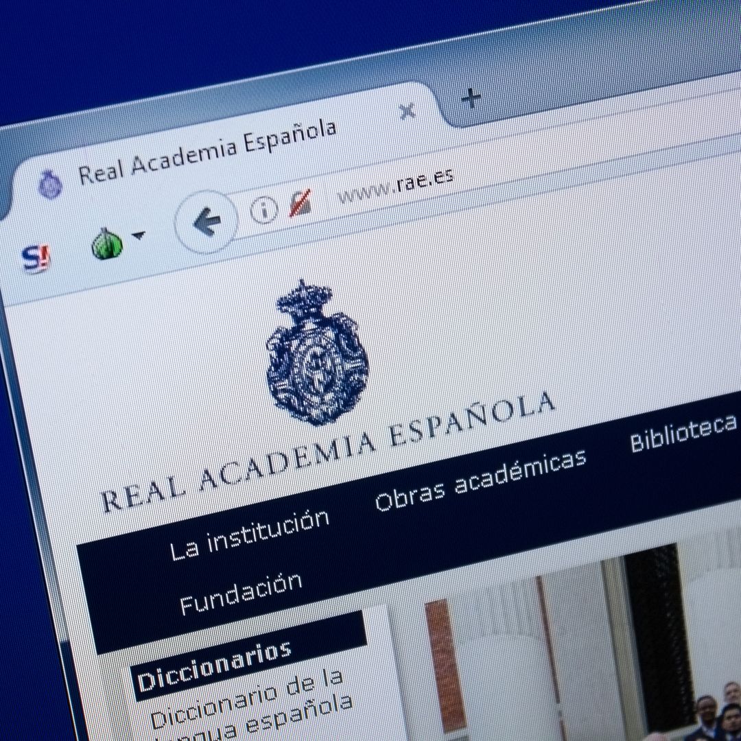 Turismofobia, autoconsumo o simpa: las nuevas palabras que ya reconoce la RAE