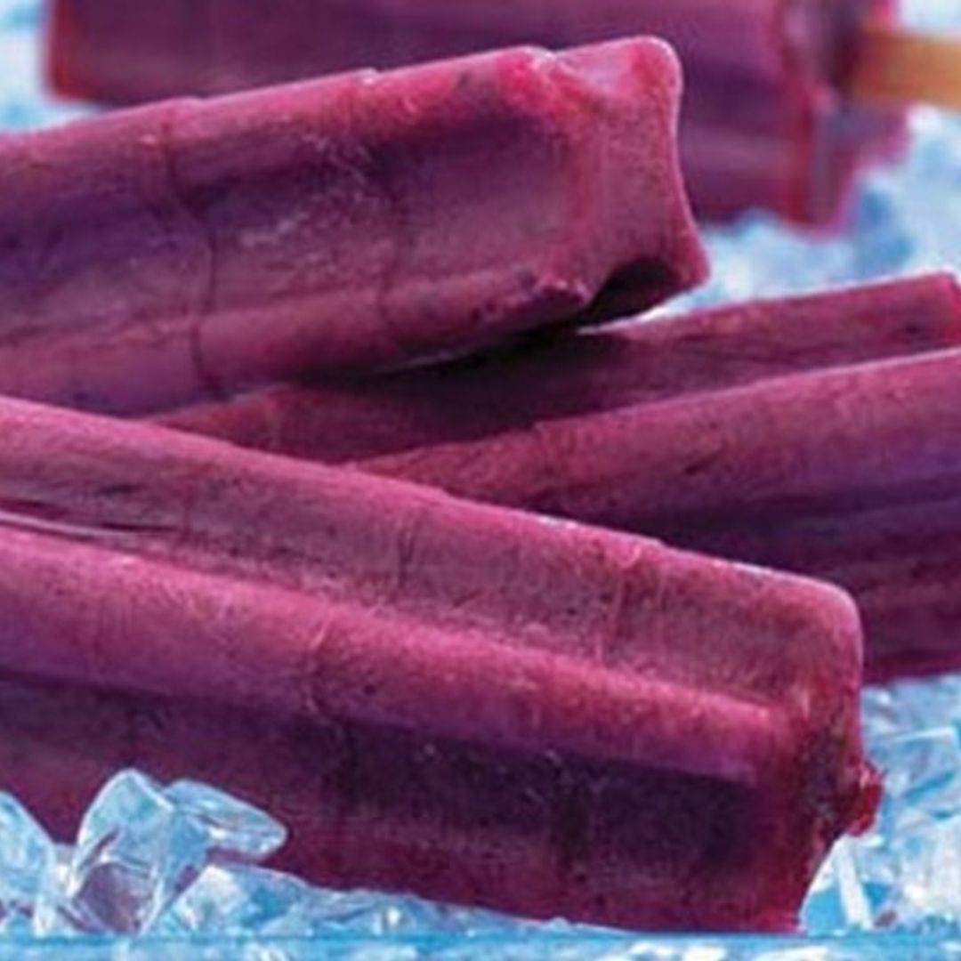 Helado de yogur griego y arándanos