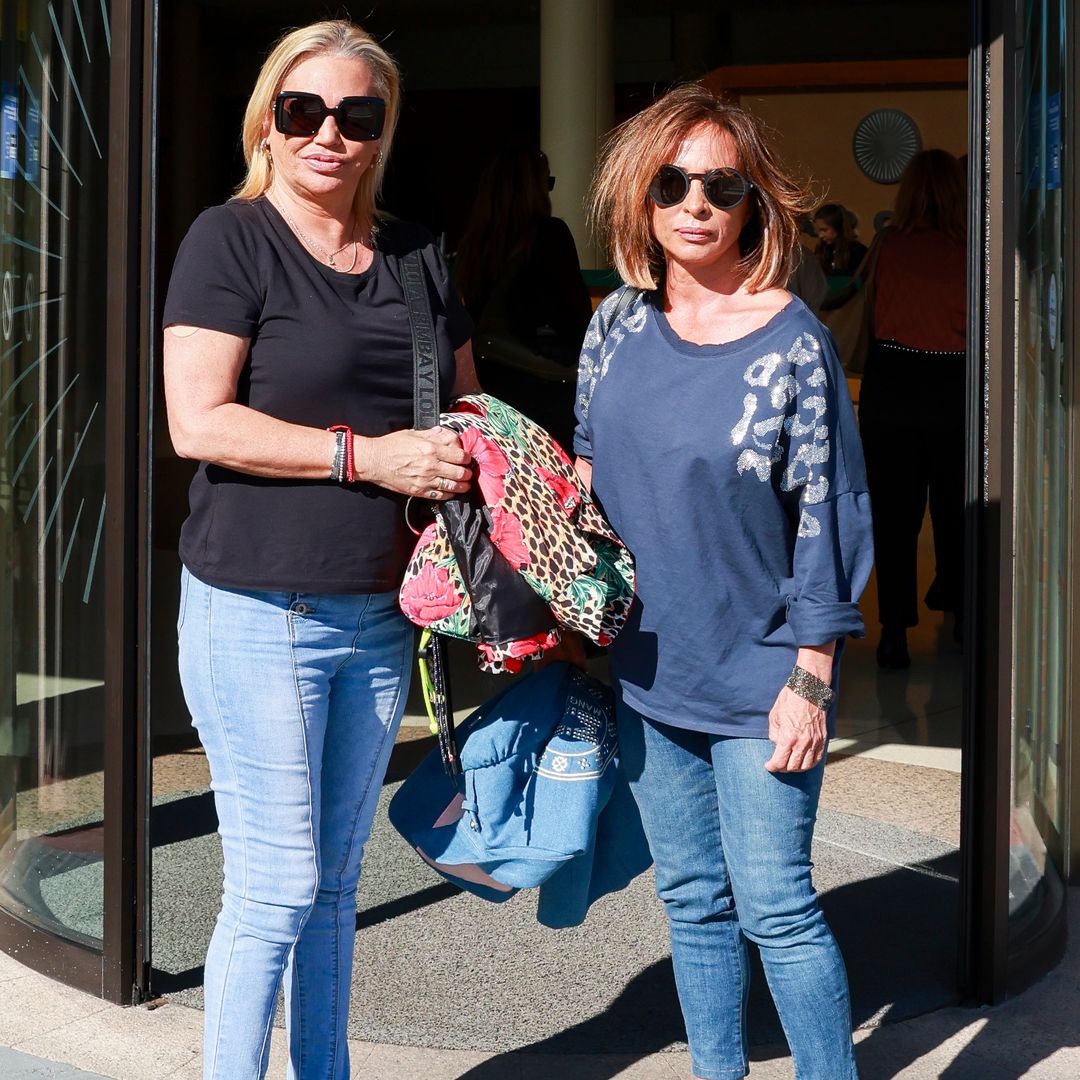 Compañeros y amigos de la televisión acompañan a Lydia Lozano en la despedida a su madre