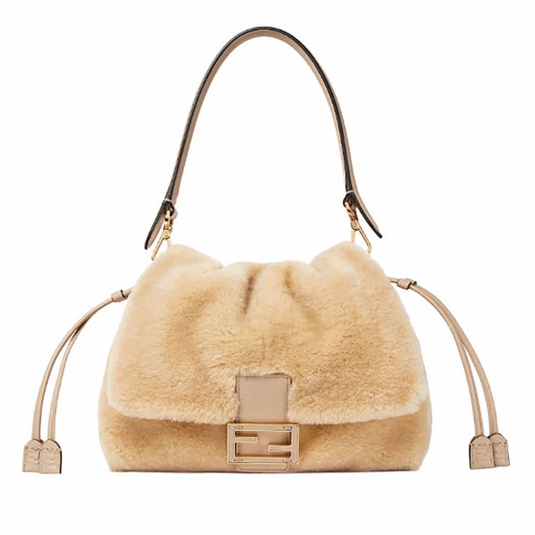 Bolso Mamma Baguette de borrego (3.500 €), de Fendi