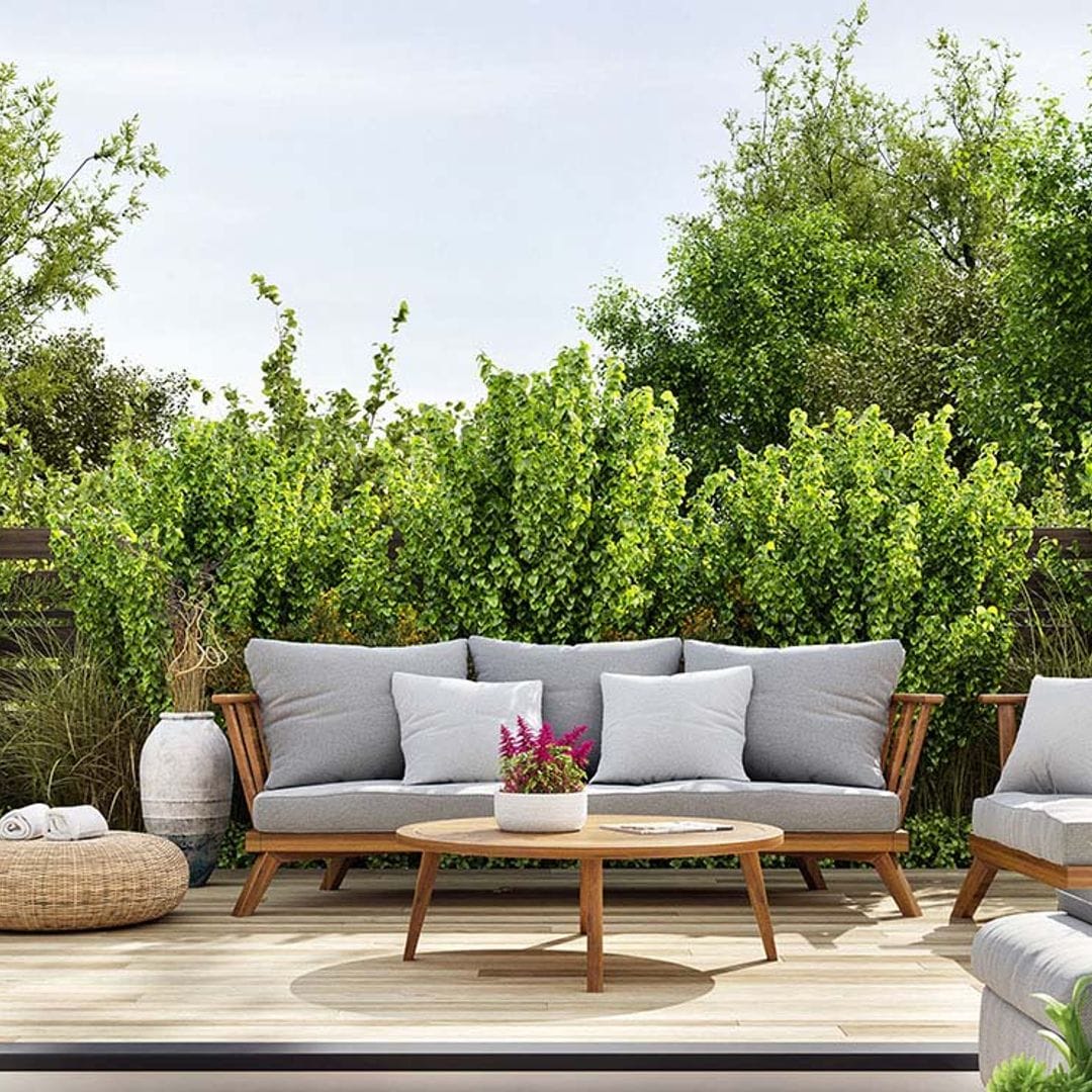 Todas las claves para diseñar una terraza con plantas y zona de estar